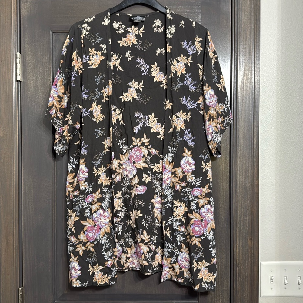 Angie Women’s Boho Short Sleeve Duster Kimono Cover-Up Wrap Size Small